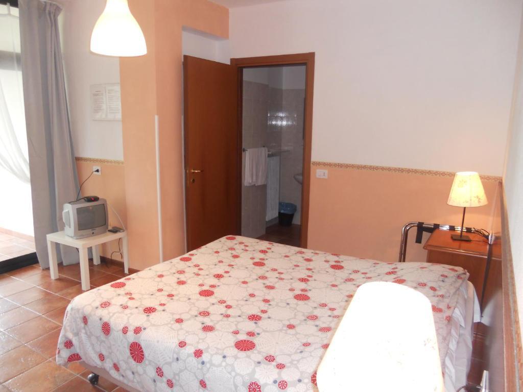 Madonna Della Neve Hotel Петенаско Стая снимка