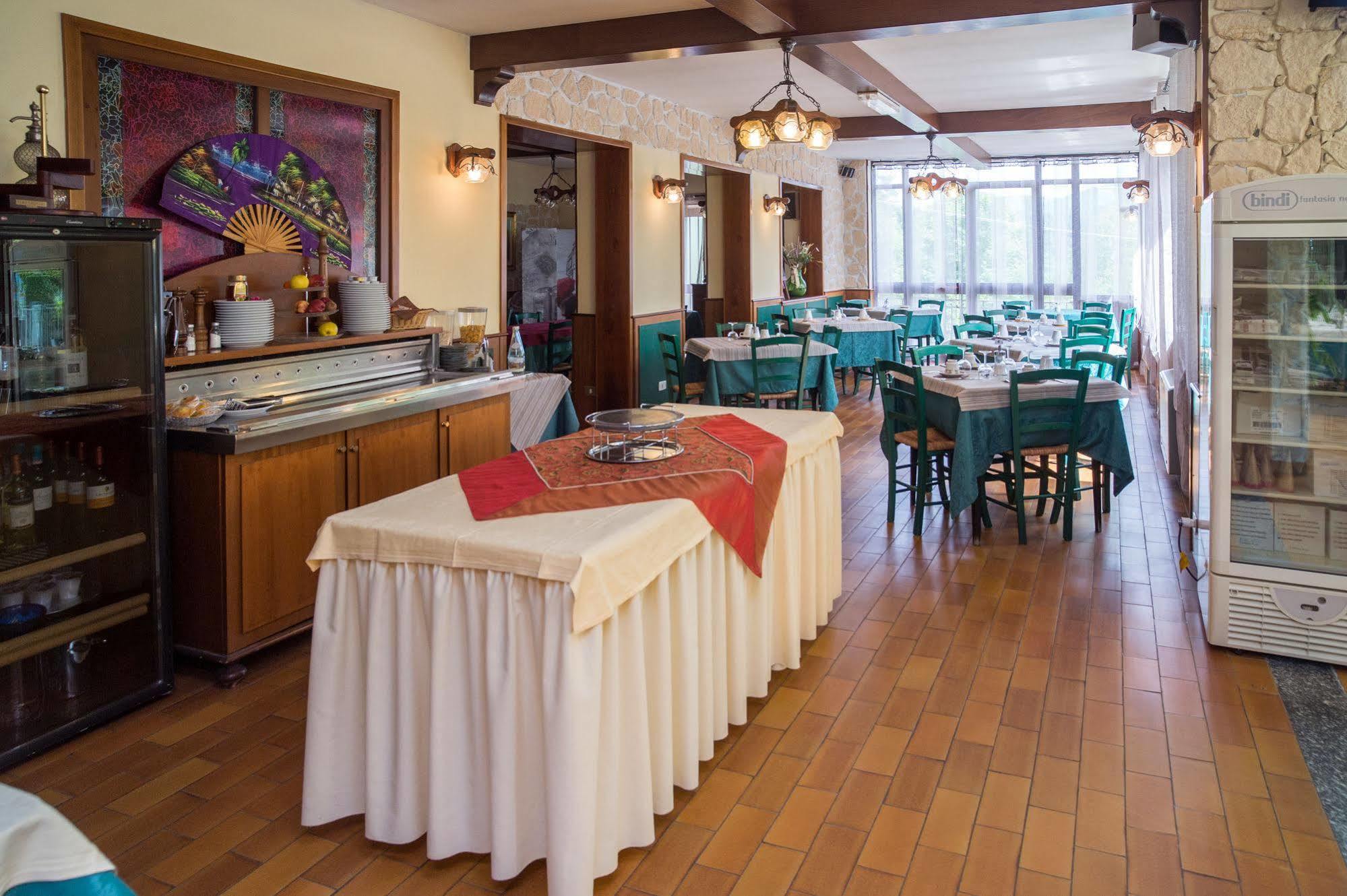 Madonna Della Neve Hotel Петенаско Екстериор снимка
